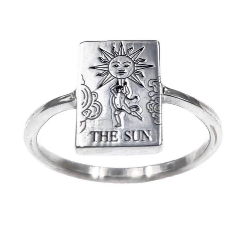 Vera Meat Sterling Silver The Sun Tarot Ring